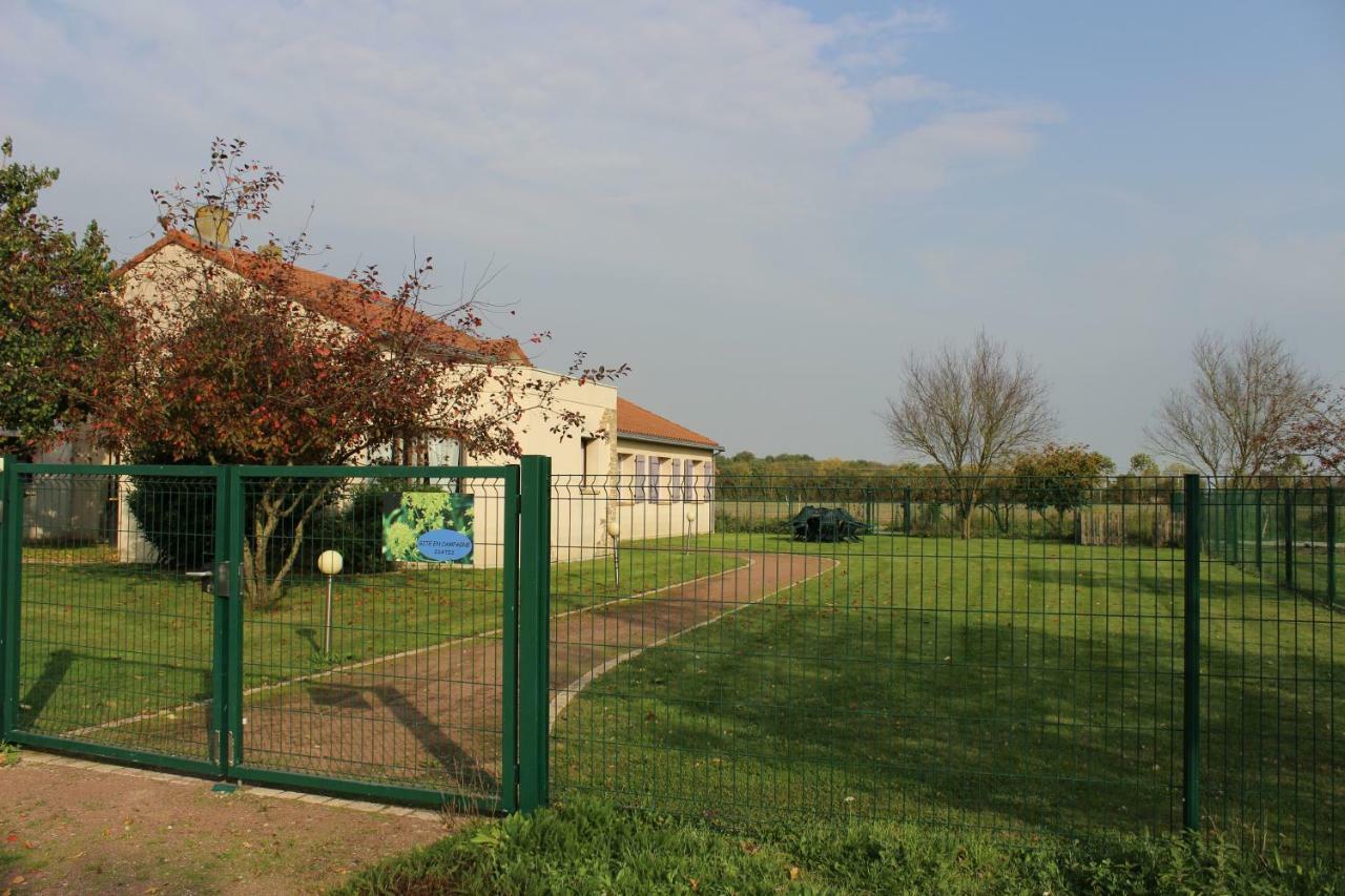 Gite En Campagne Isatis Landemont Extérieur photo
